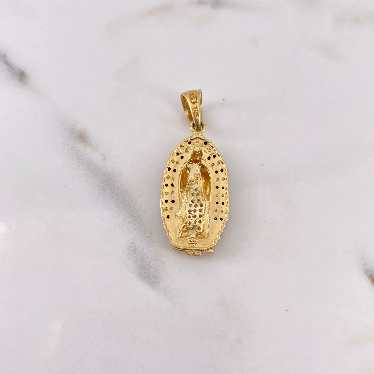 Dije Virgen Guadalupe 5.25gr / 3.5cm / Circones Negros Blancos Oro Amarillo 18K #