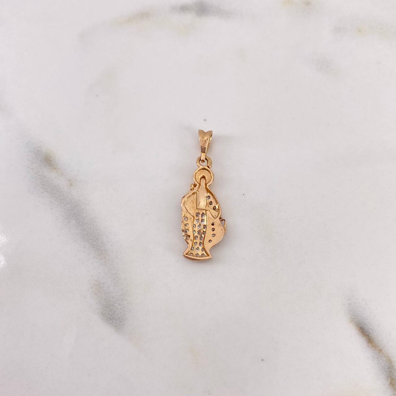 Dije Virgen Del Carmen 1.4gr / 2.6cm / Circones Blancos Oro Rosa 18K $