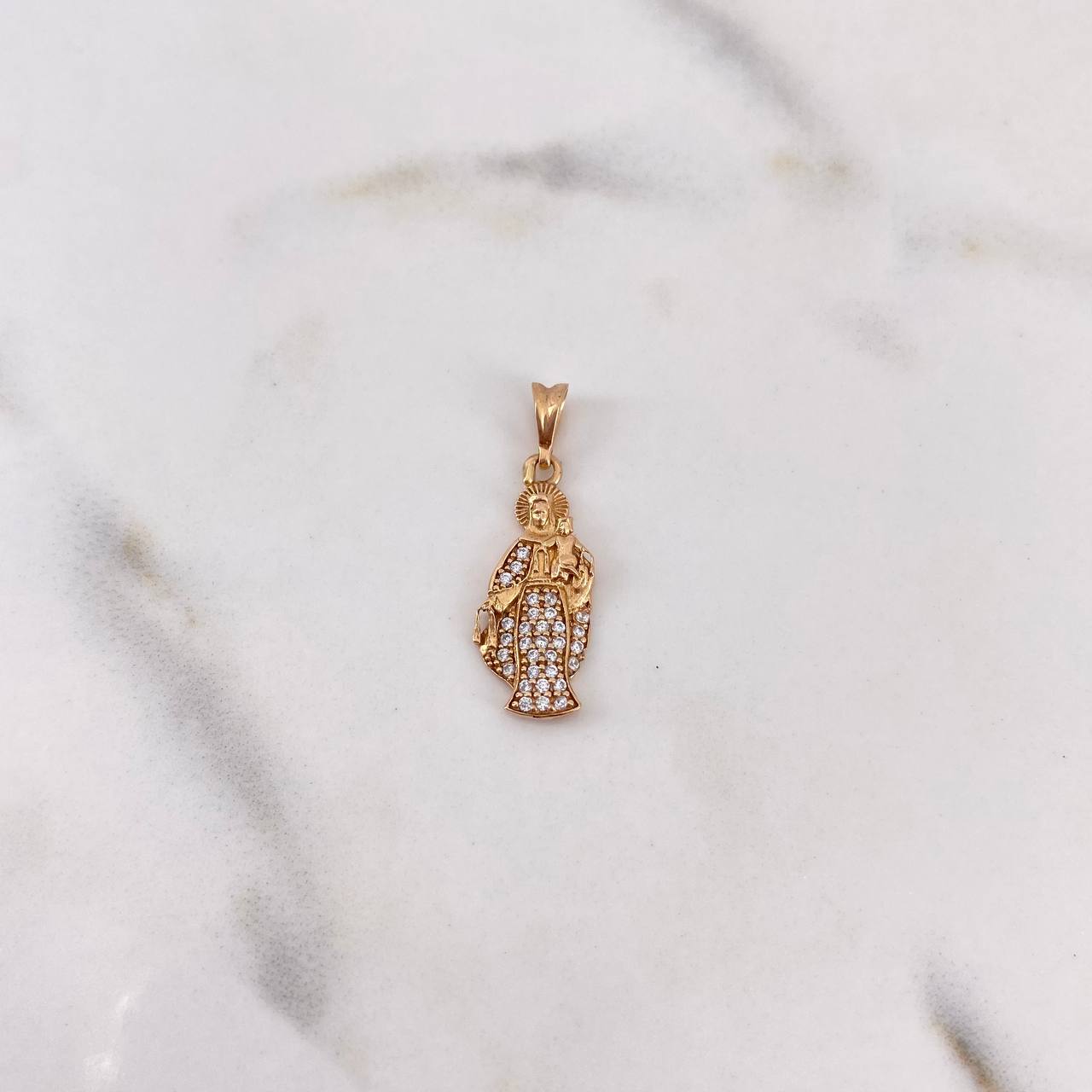Dije Virgen Del Carmen 1.4gr / 2.6cm / Circones Blancos Oro Rosa 18K $