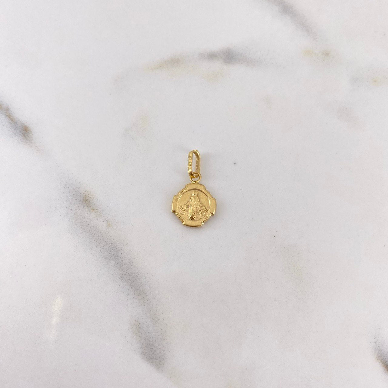 Dije Medalla Virgen Milagrosa 0.4gr / 1.6cm / Troquelado Oro Amarillo 18K #