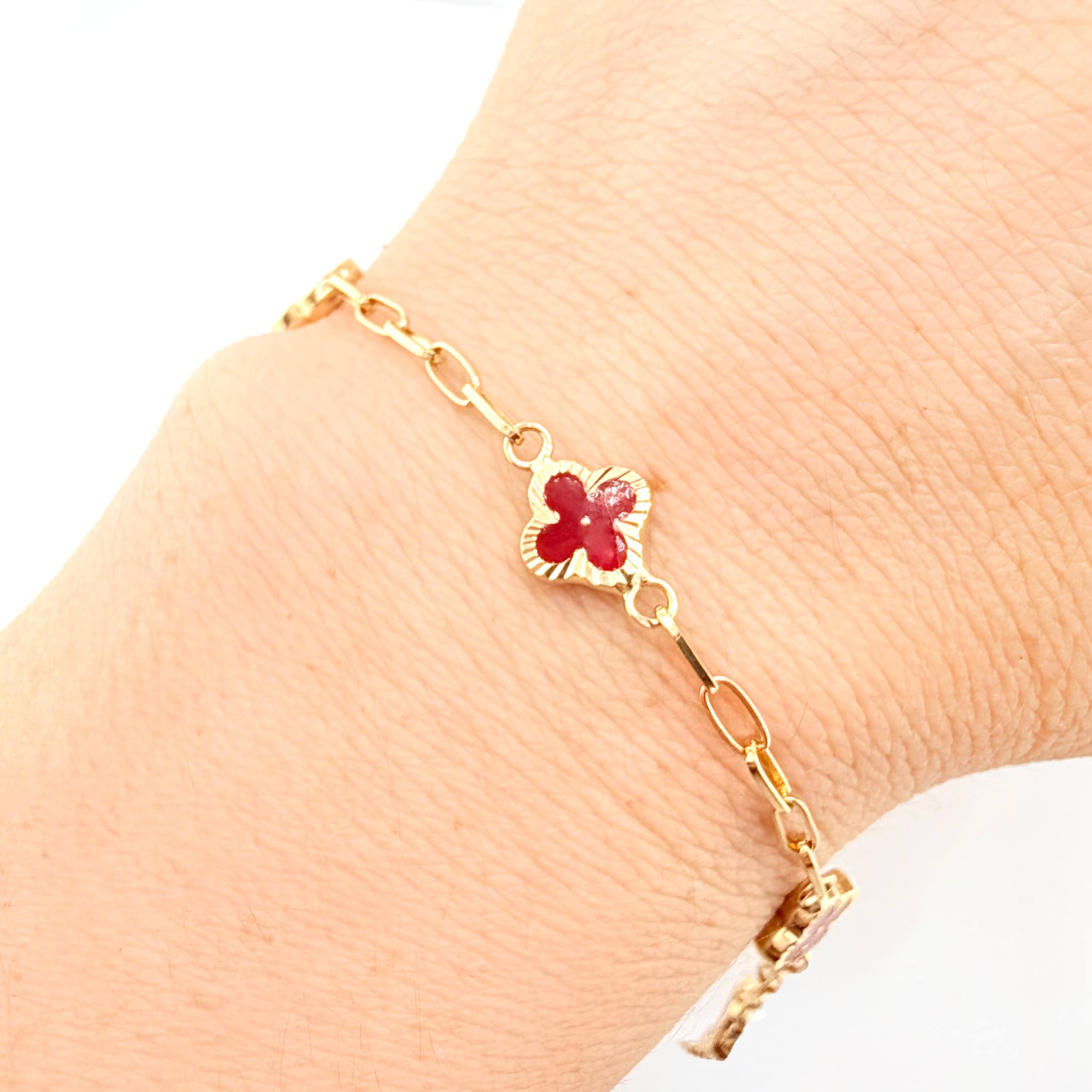 Pulso Cajon Trebol Rojo 3.4gr / 18cm / 8.1mm Oro Amarillo 18K