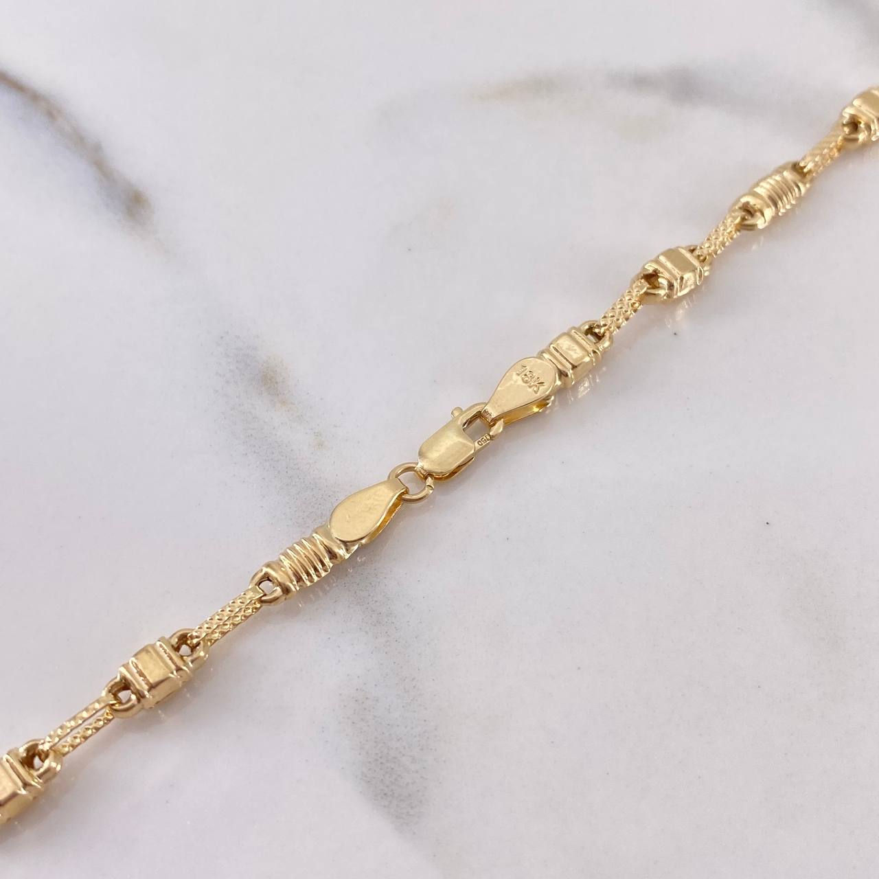 Cadena Rustica 10.4gr / 60.6cm / 3.7mm Barril Plano Oro Amarillo 18K $
