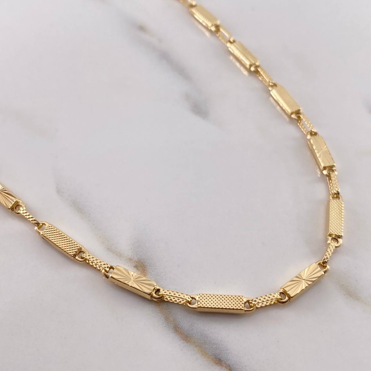 Cadena Rustica Rectangular 11.5gr / 60cm / 3.3mm Diamantado Oro Amarillo 18K $