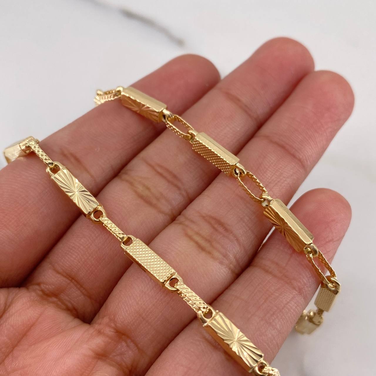 Cadena Rustica Rectangular 11.5gr / 60cm / 3.3mm Diamantado Oro Amarillo 18K $