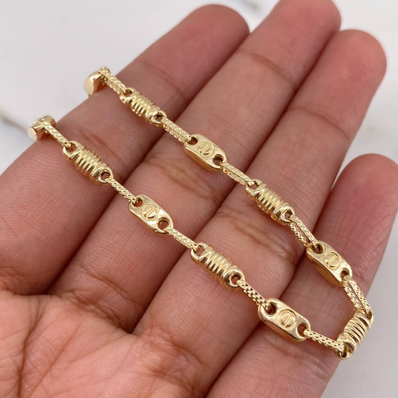 Pulso Rustico Tornillo 3.55gr / 20.8cm / 3.8mm Barril Oro Amarillo 18K $