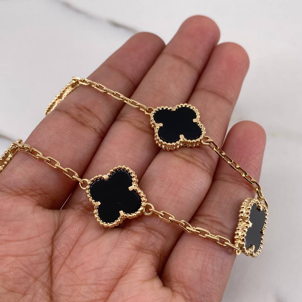 Pulso Trebol VCyA 12.85gr / 21.2cm / 1.9mm Onix Negro Oro Amarillo Nac.Esp. 18K