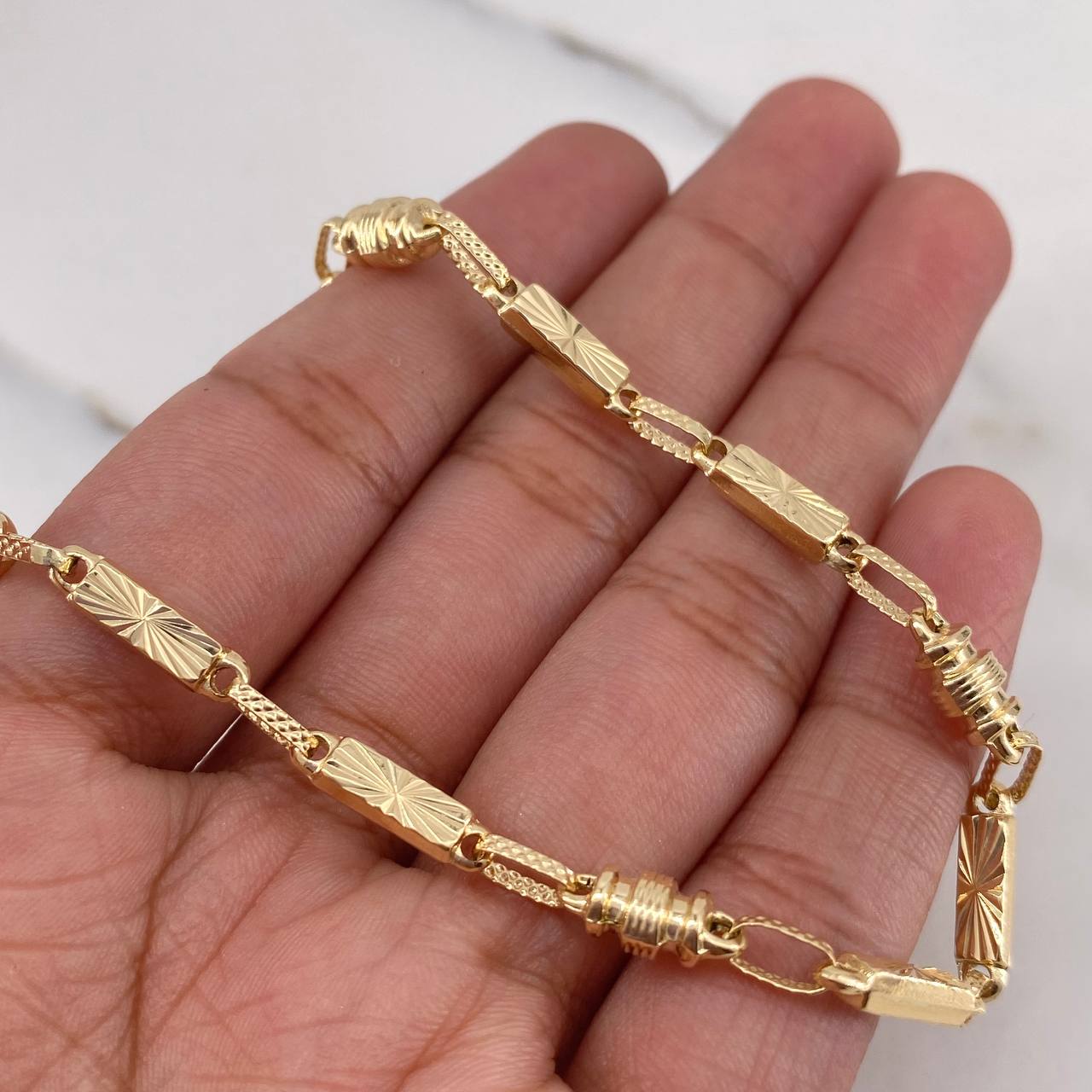 Pulso Rustico Rectangular Barril 5.4gr / 22.4cm / 5.1mm Diamantado Oro Amarillo 18K $