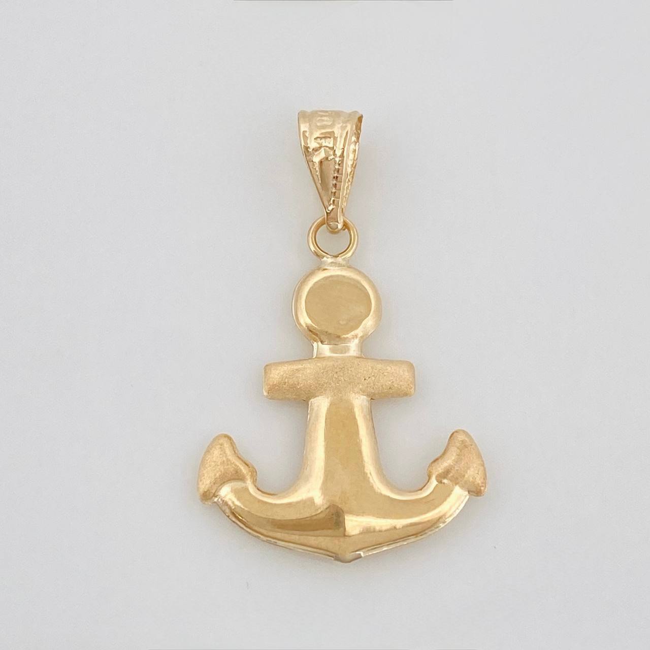 Dije Ancla 0.85 g / 2.7 cm Oro Amarillo 18K