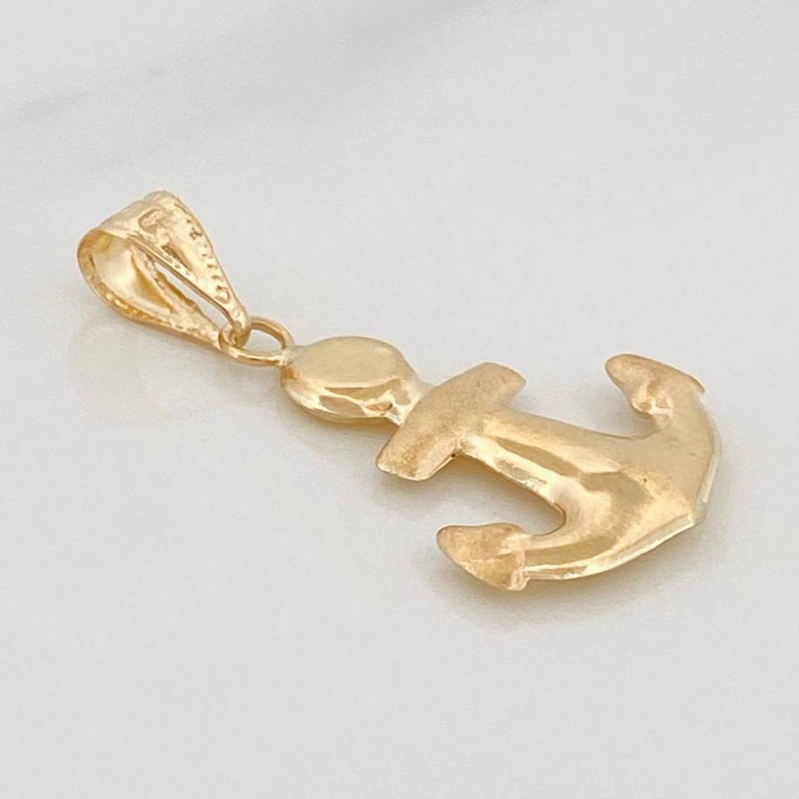 Dije Ancla 0.85 g / 2.7 cm Oro Amarillo 18K