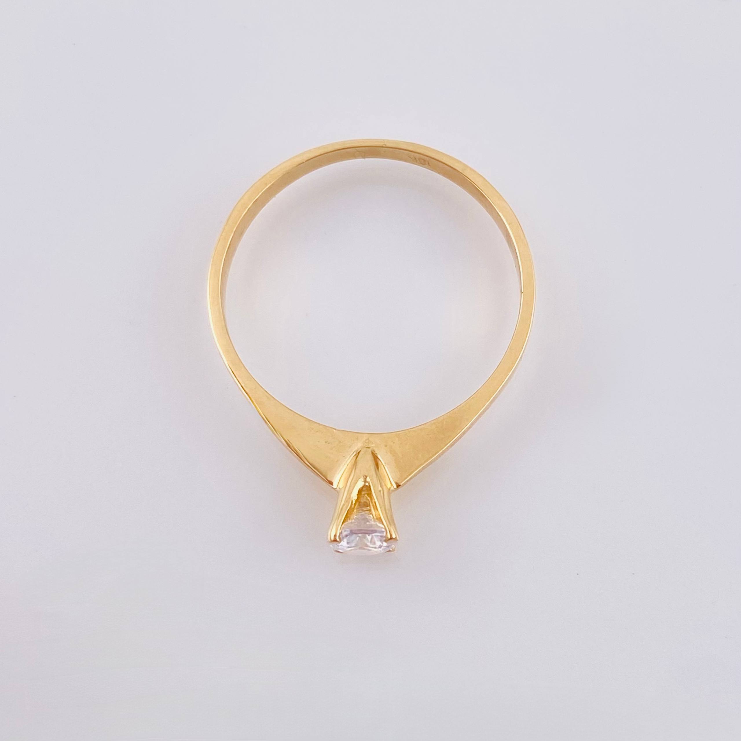 Anillo Solitario 1.95 g / T7 1/2 Oro Amarillo 18K
