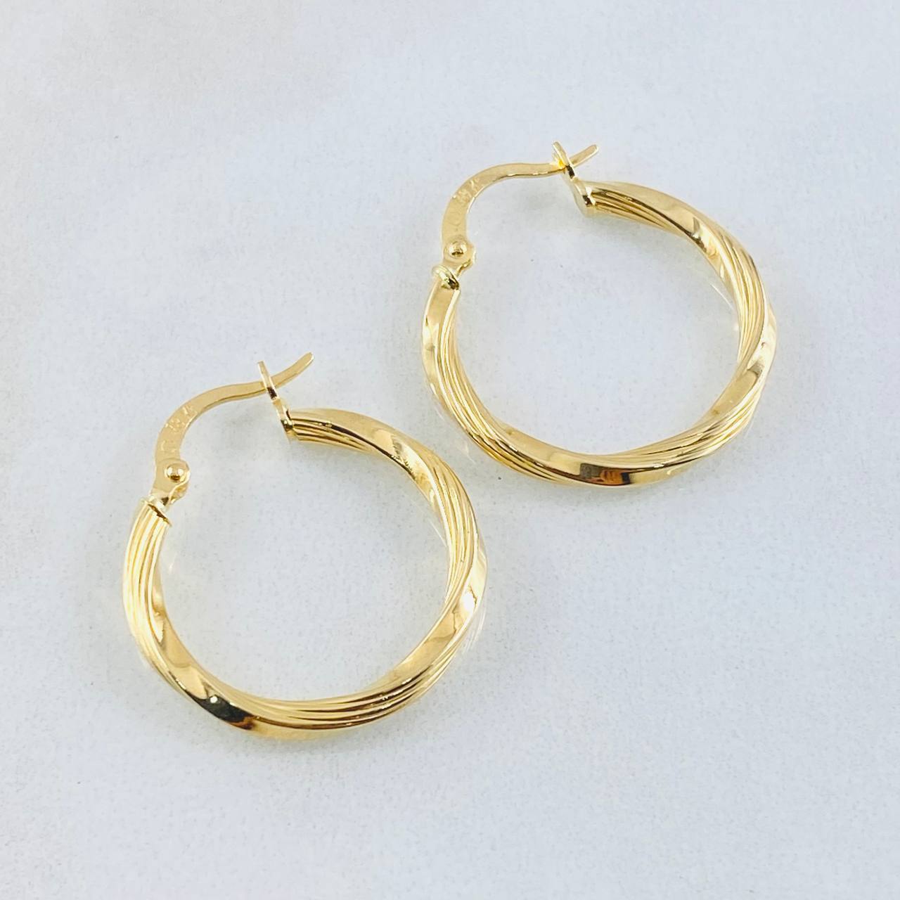 Candongas Mai 1.6gr / 2.3cm / Oro Amarillo 18K *