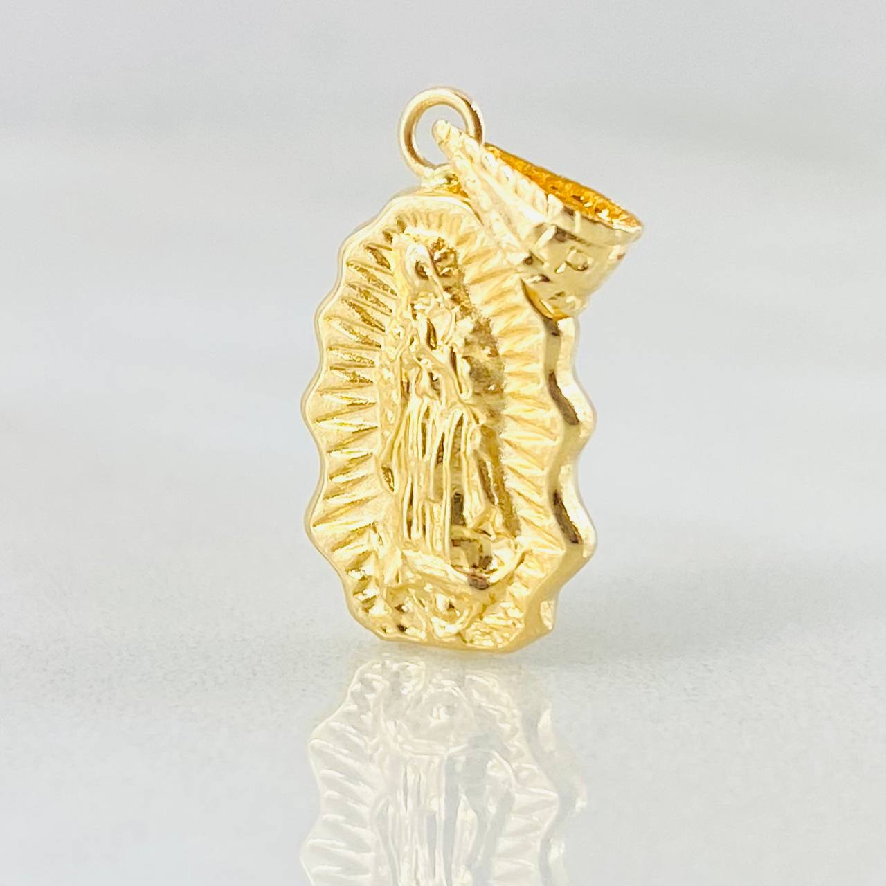 Dije Virgen de Guadalupe 0.7gr / 2.1cm / Oro Amarillo 18K ©