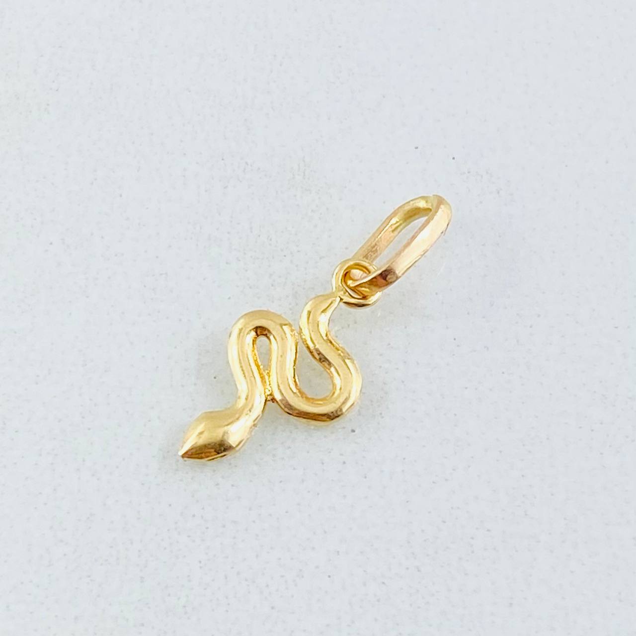 Dije Serpiente 0.35gr / 1.8cm / Oro Amarillo 18K ©