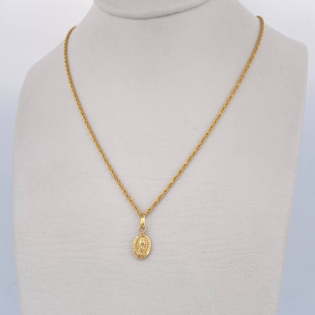 Set Cadena Lazo/ 0.95gr/45cm/0.7mm + Dije Virgen Guadalupe/0.3gr/1.5cm Troquelado Oro 18K (Oferta) $