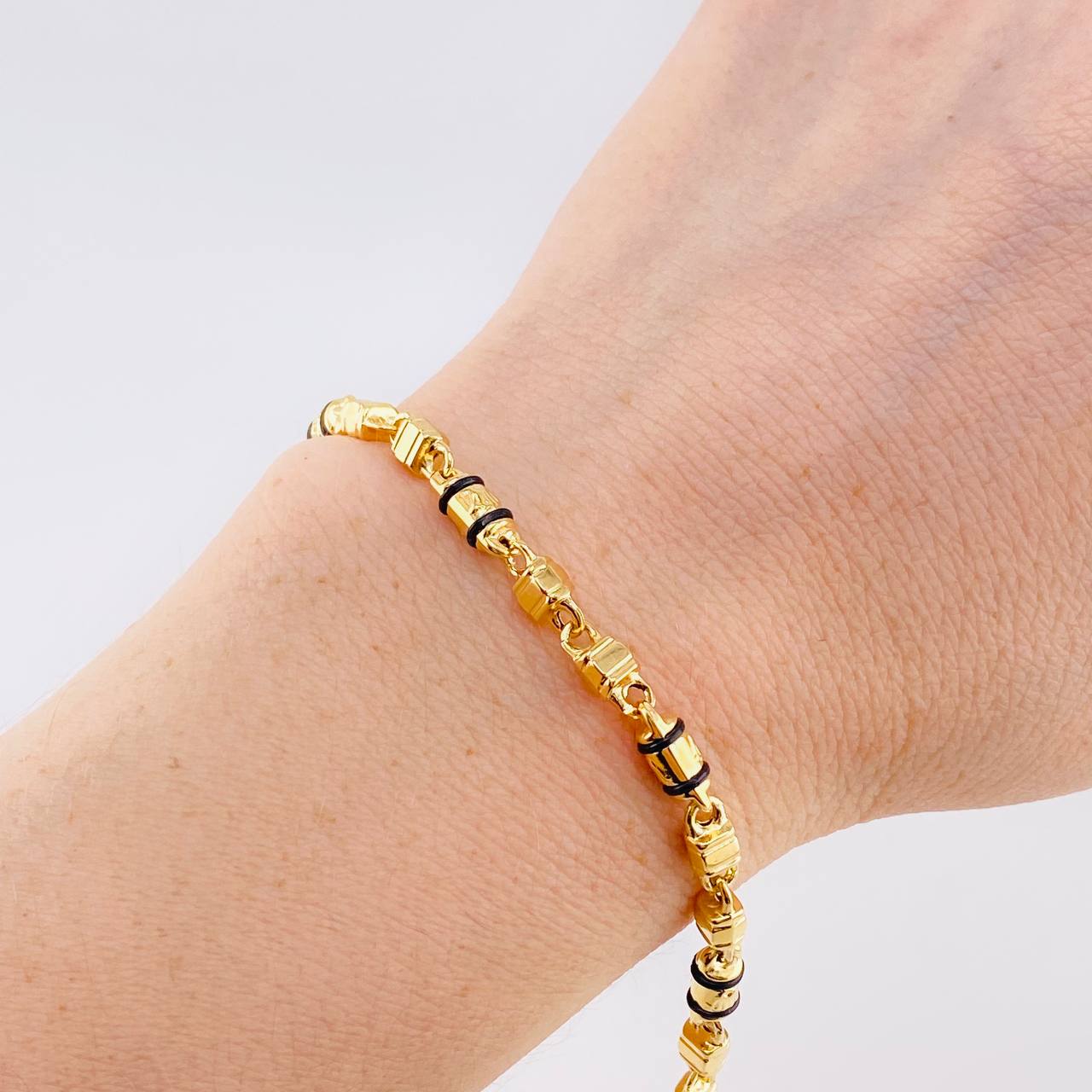 Pulso Rustico Candado Boya 4.95 g / 21 cm / 4 mm Oro Amarillo 18K