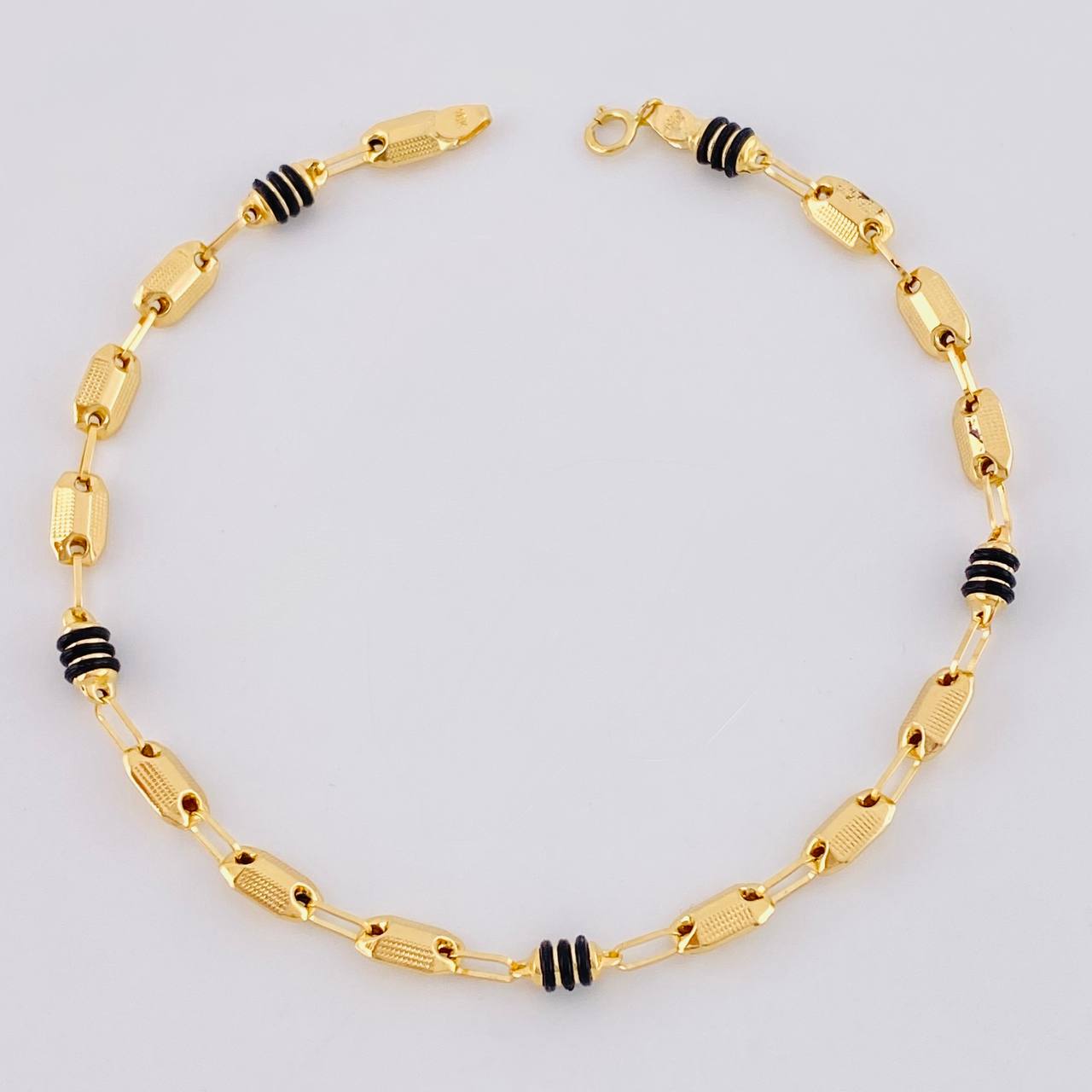 Pulso Rustico Texturizados 3.35 g / 20.7 cm / 4.2 mm Oro Amarillo 18K