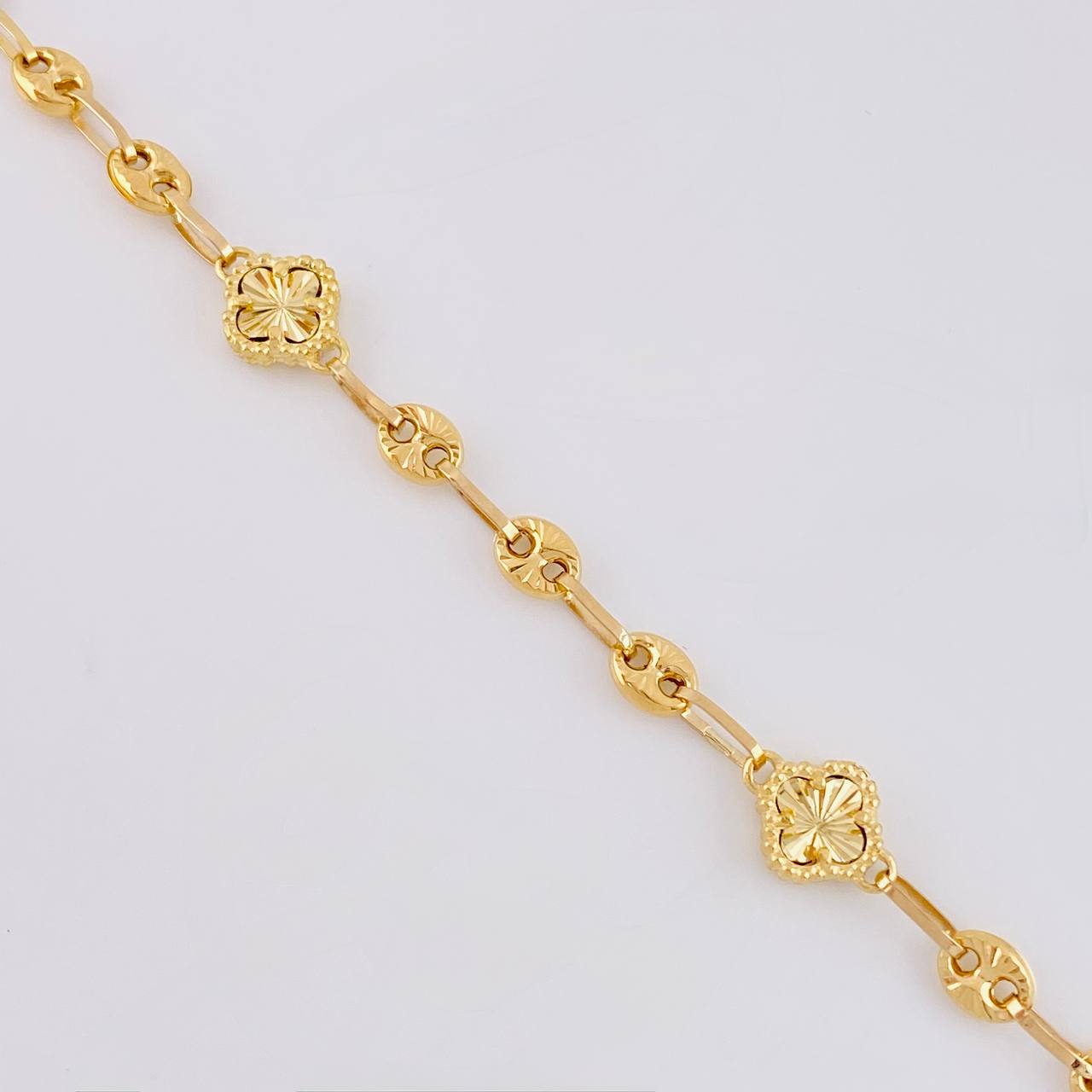 Tobillera Gc Trebol Diamantada 6.25 g / 23 cm / 4.8 mm Oro Amarillo 18K
