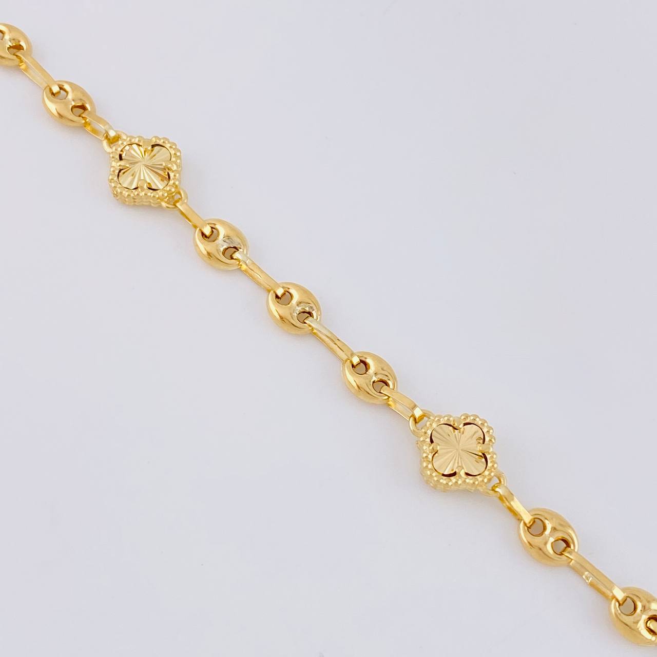 Pulso Gc Trebol Diamantado 6 g / 22 cm / 4.7 mm Oro Amarillo 18K