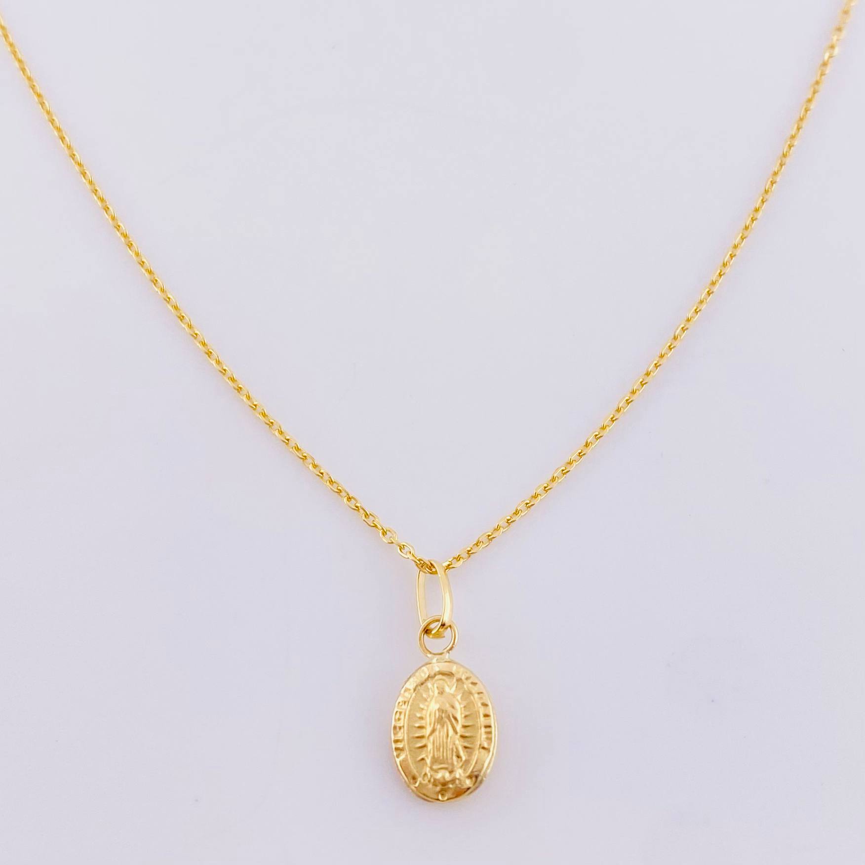 Set Cadena Aro Seguido + Dije Virgen De Guadalupe / 1 g / 45 cm Oro Amarillo 18K