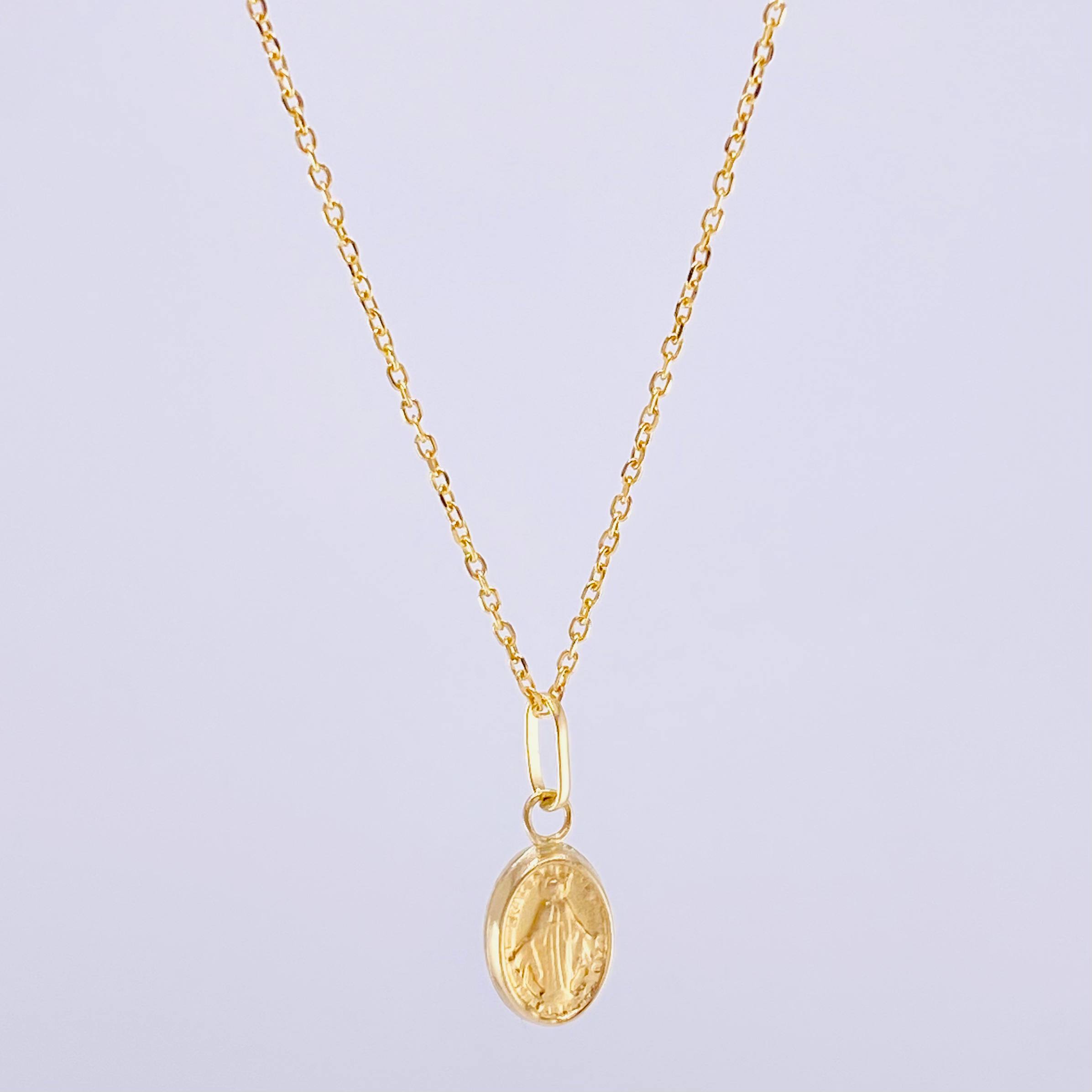 Set Cadena Aro Seguido + Dije Virgen De La Milagrosa / 1 g / 45 cm Oro Amarillo 18K