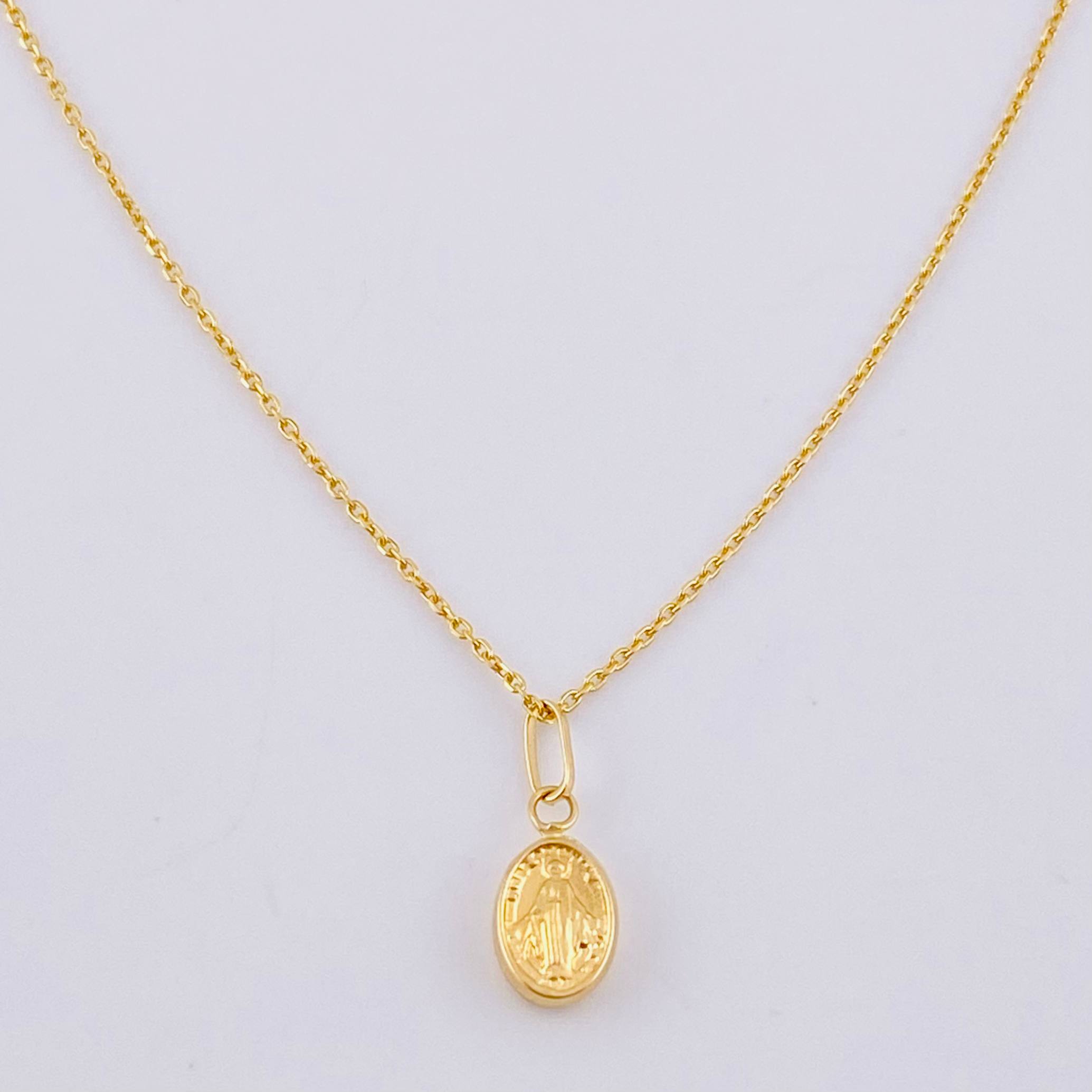 Set Cadena Aro Seguido + Dije Virgen De La Milagrosa / 1.05 g / 45 cm Oro Amarillo 18K