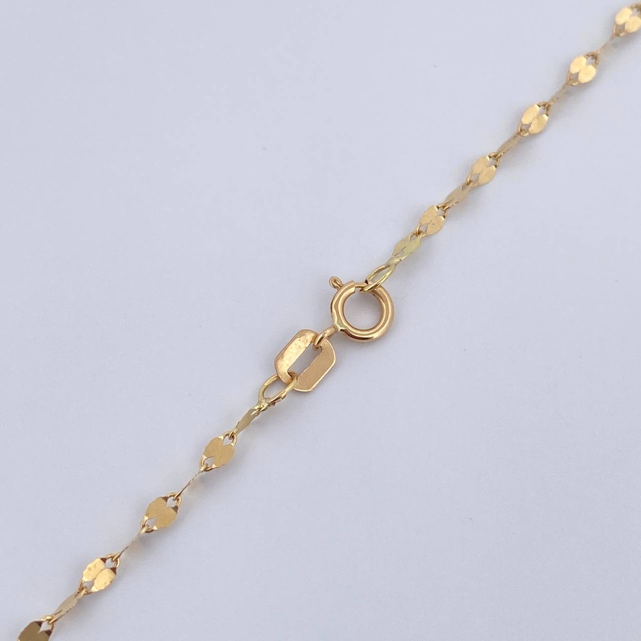 Set Cadena Flor Espejo /0.95gr/40cm/1.5mm + Dije Libelula/0.35gr/1.5cm Troquelado Oro 18K (Oferta) $