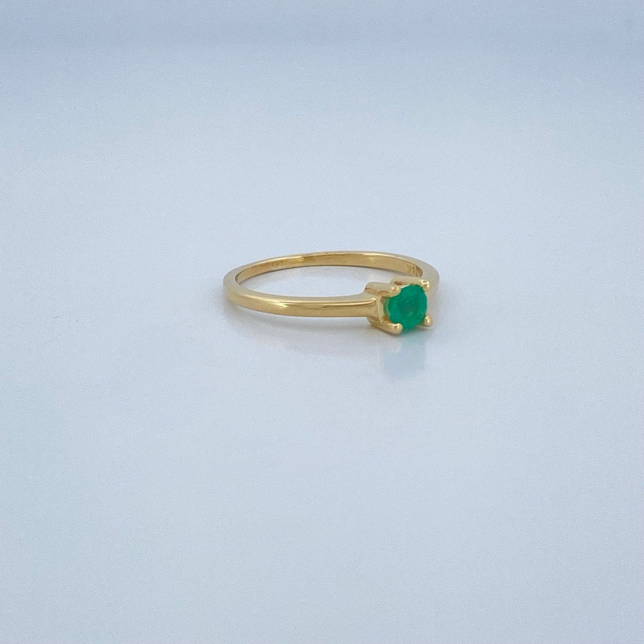 Anillo Solitario Esmeralda 1.85gr / T4 3/4 / Oro Amarillo 18K $