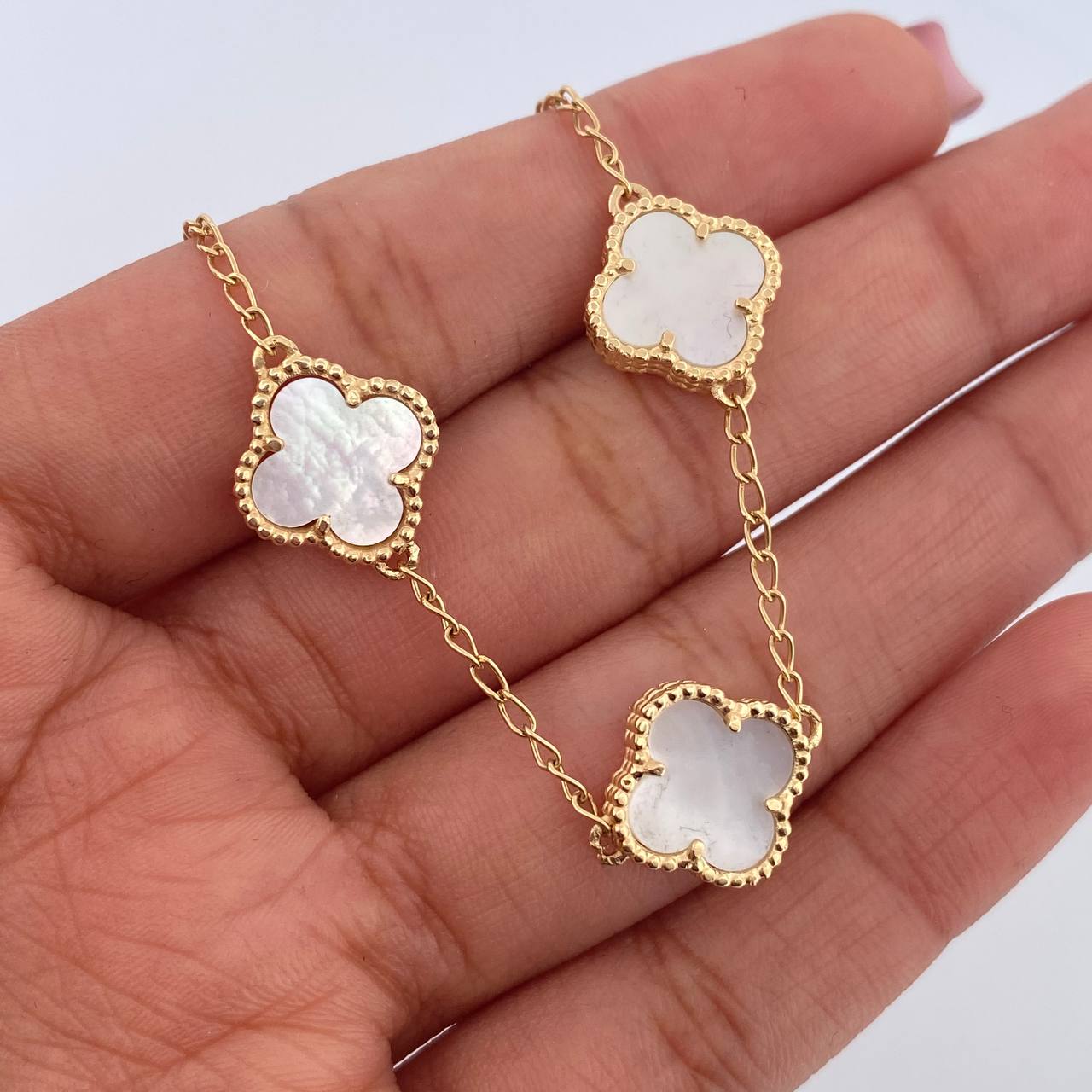 Pulso Espiga Trebol 5.6gr / 15cm-18.8cm / 1.4mm Nacar Blanco Oro Amarillo Nac.Esp. 18K &