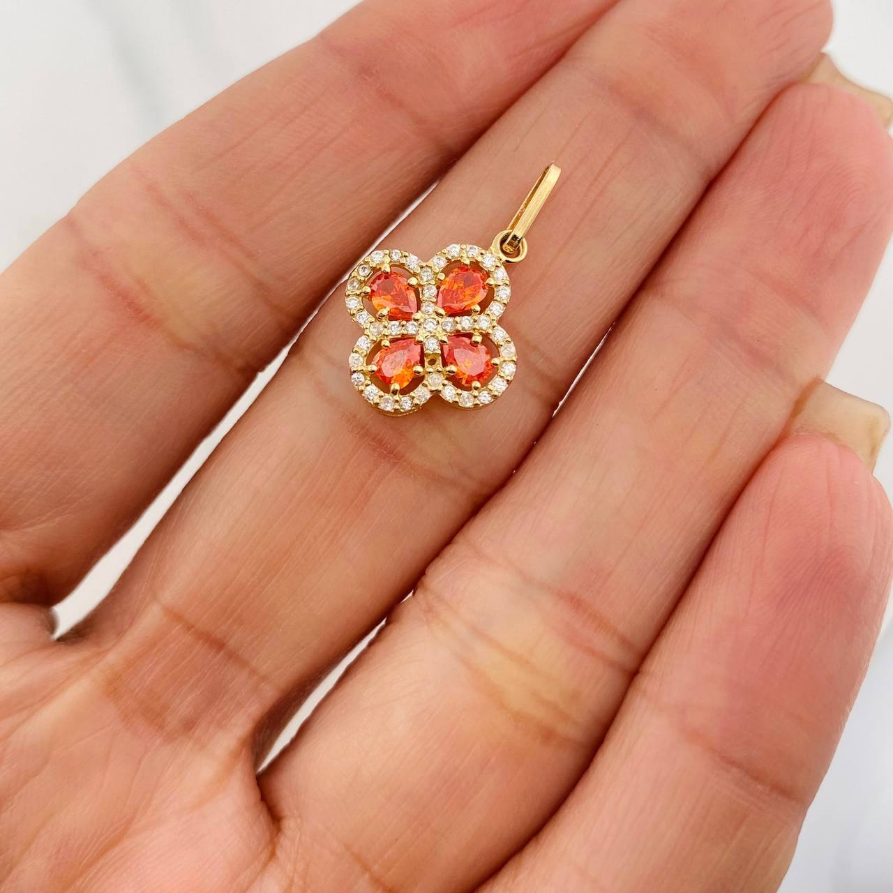 Dije Trebol 1.7 g / 2 cm Oro Amarillo 18K