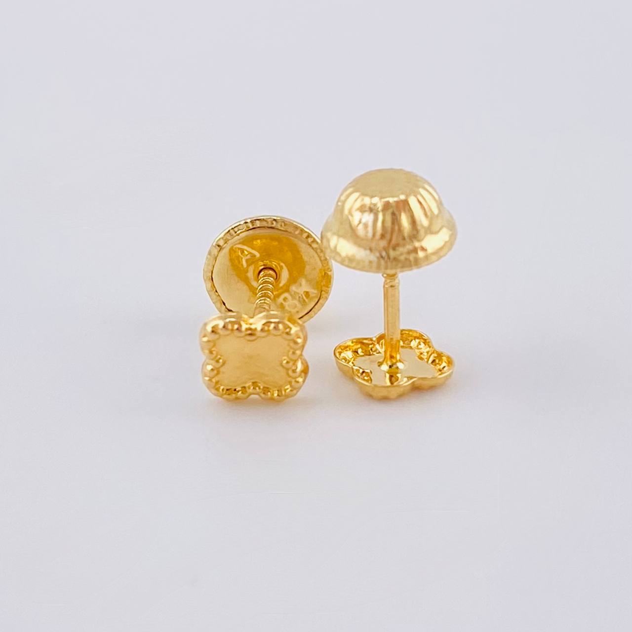Topos Trebol Liso 0.4 g / 4,4 mm Oro Amarillo 18K