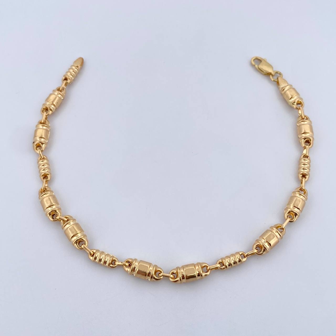 Pulso Rustico Barril 5.15gr / 21cm / 4.3mm Oro Amarillo 18K $