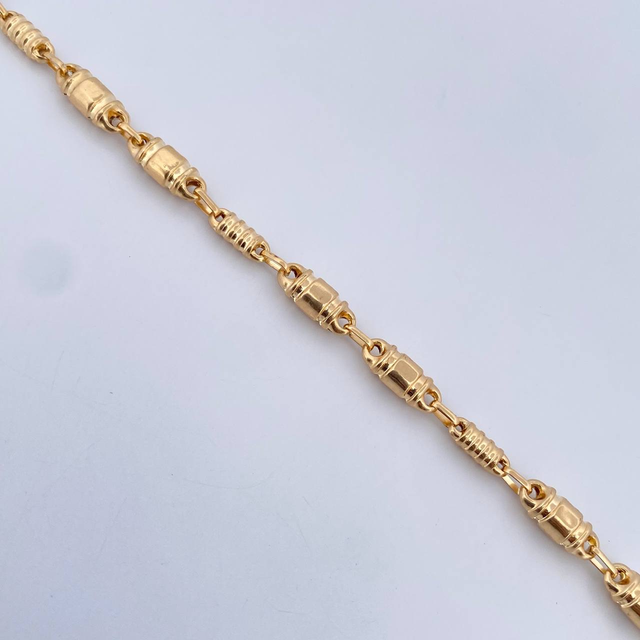 Pulso Rustico Barril 5.15gr / 21cm / 4.3mm Oro Amarillo 18K $