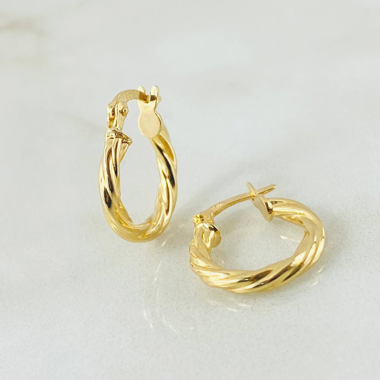 Candongas Emmi 1.45gr / 1.5cm / Oro Amarillo 18K ©