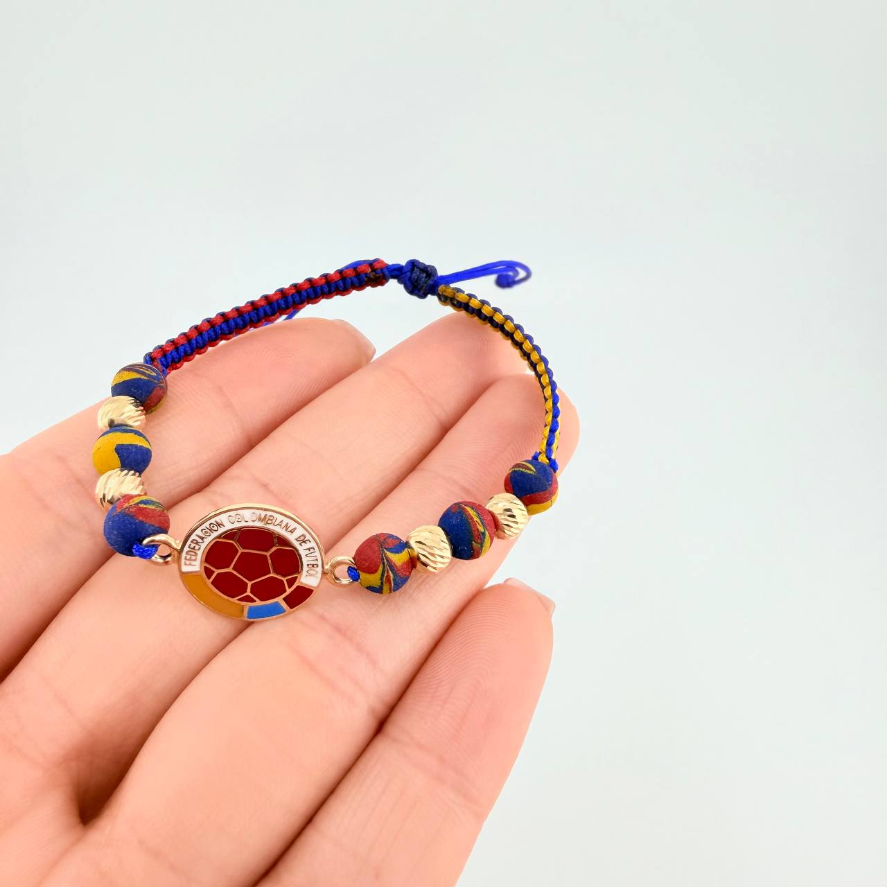 Pulsera Tejida Tricolor Escudo Selección Bolas Diamantadas 5Mm / 4 Und Oro Amarillo 18K