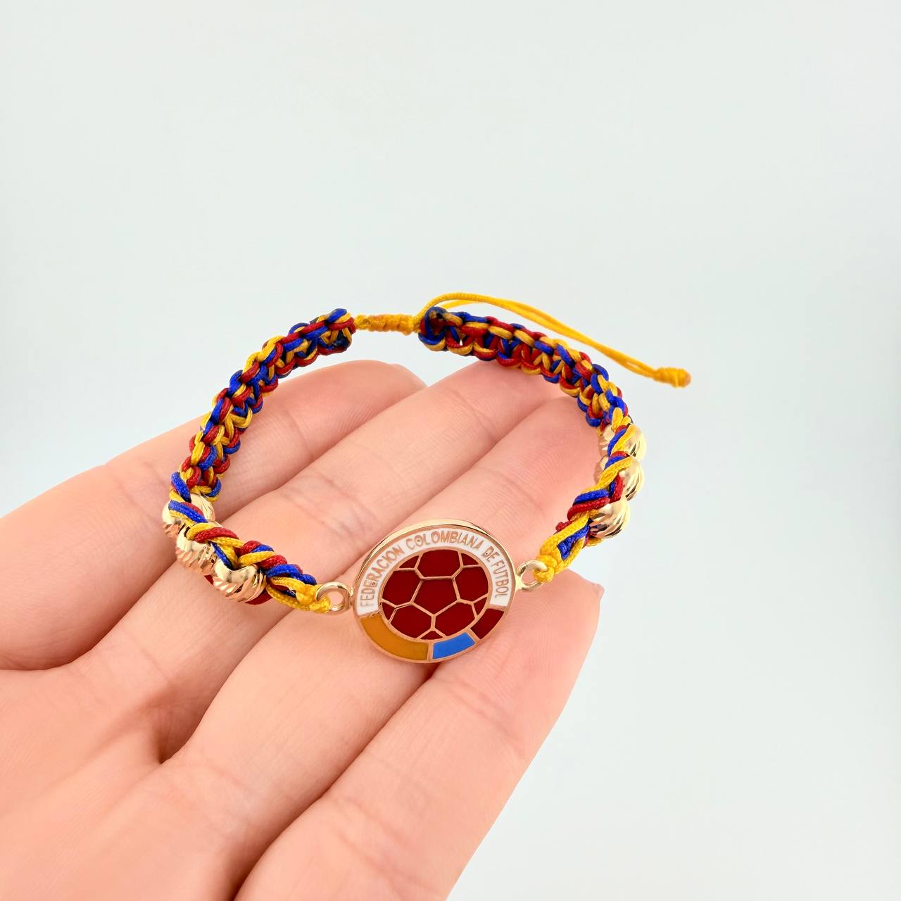 Pulsera Tejida Tricolor Escudo Selección Bolas Diamantadas 6Mm / 6 Und Oro Amarillo 18K