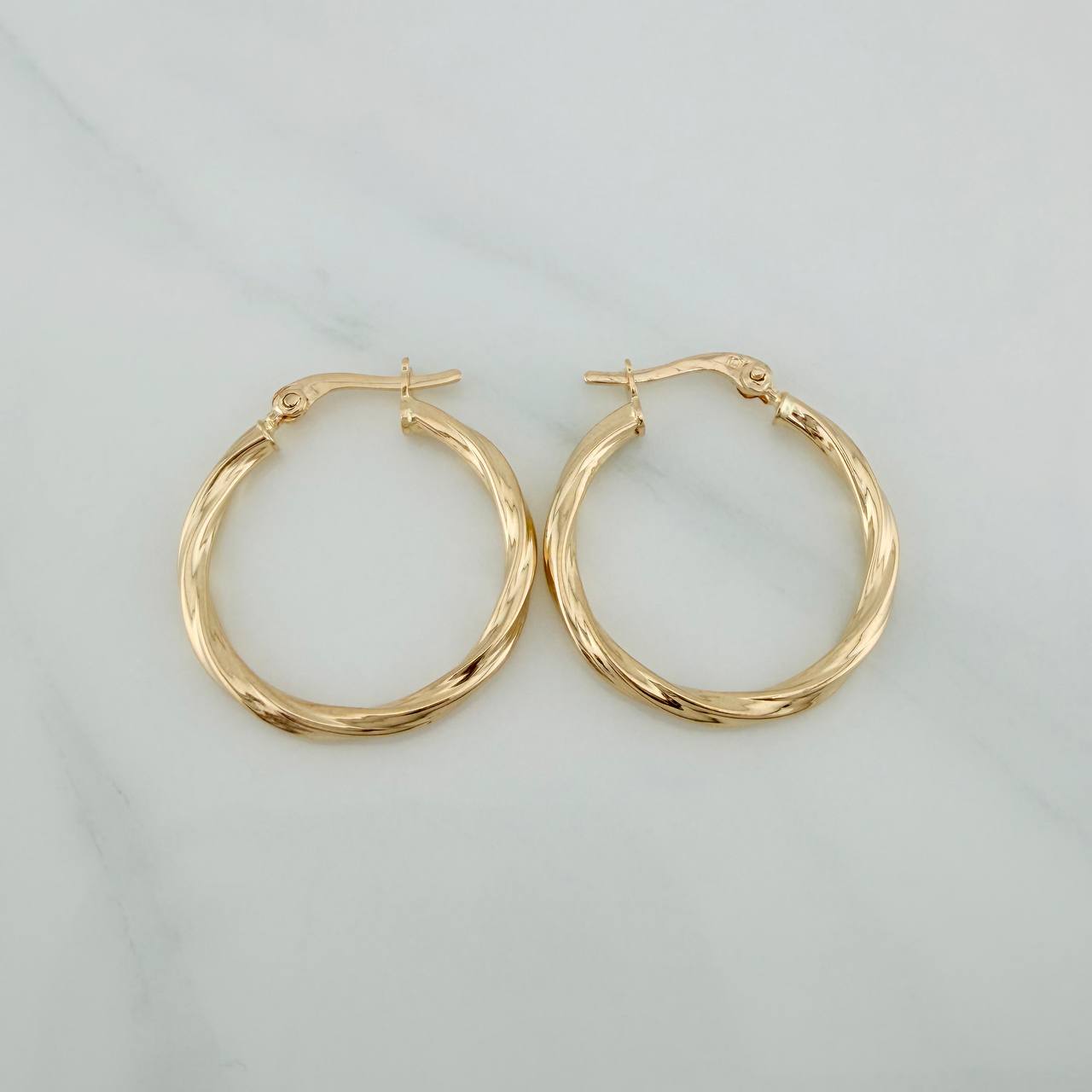 Candongas Mary 1.7gr / 2.6cm / Oro Amarillo 18K $