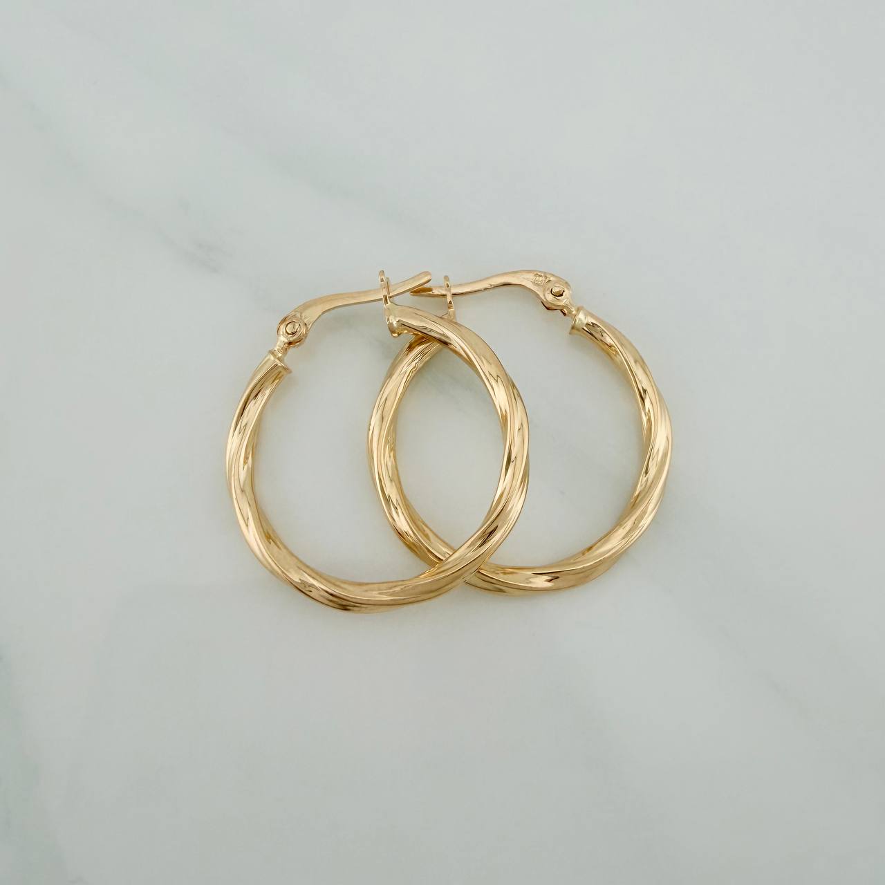 Candongas Mary 1.7gr / 2.6cm / Oro Amarillo 18K $