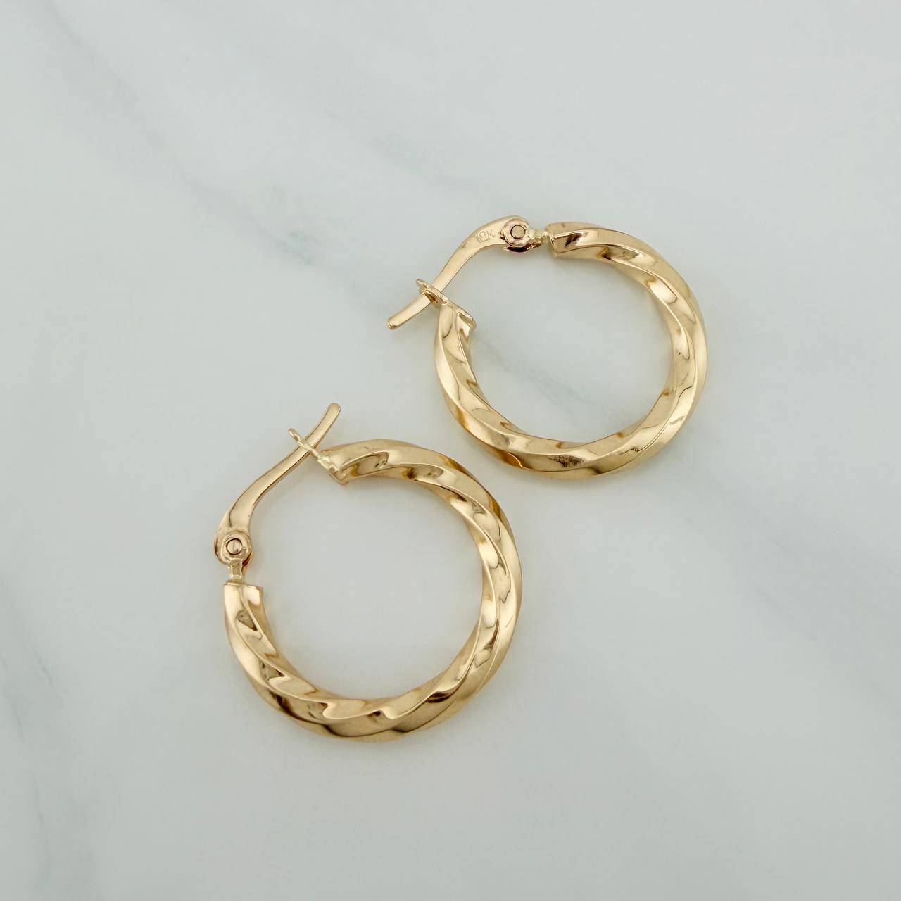 Candongas Kari 1.7gr / 2.3cm / Oro Amarillo 18K &