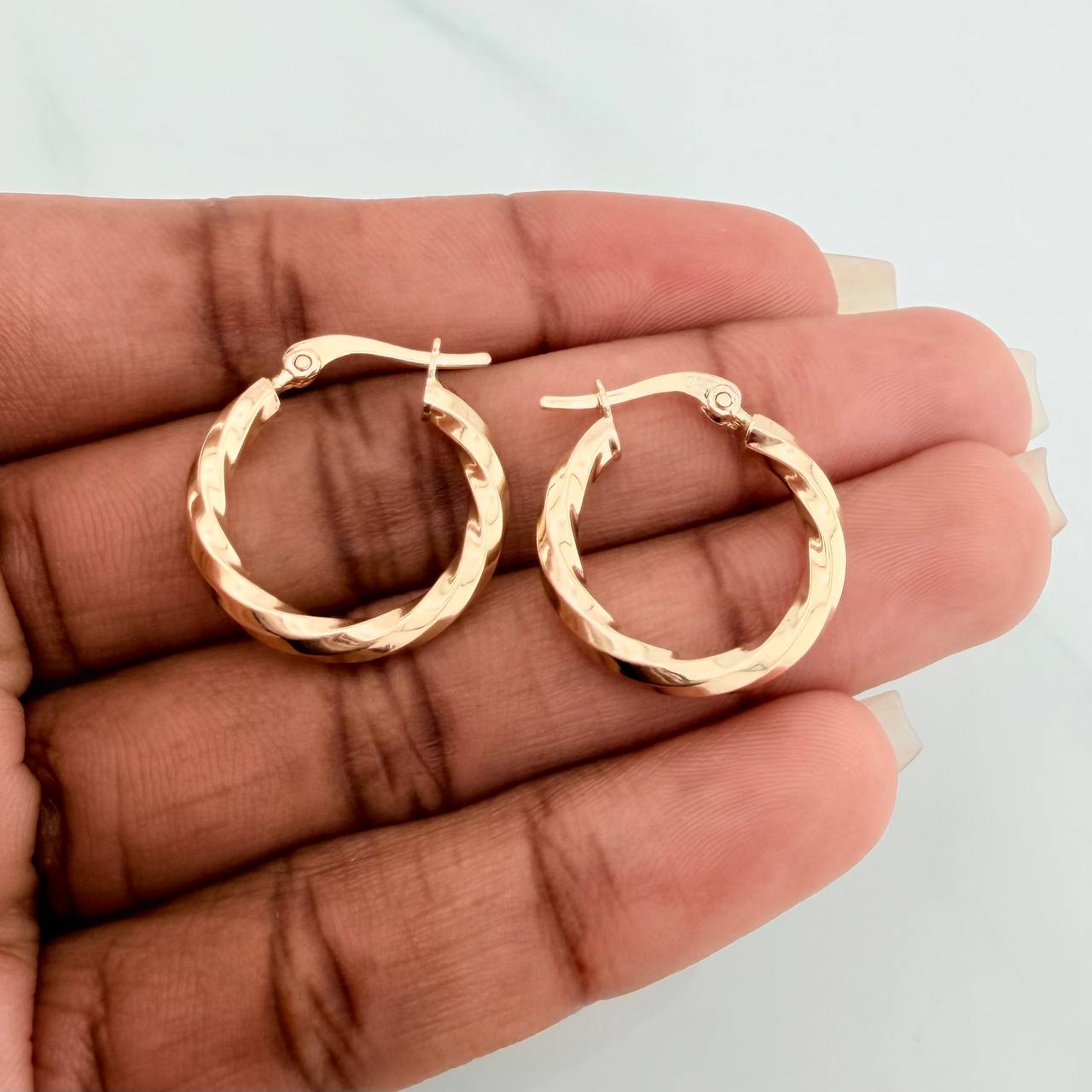 Candongas Kari 1.8gr / 2.3cm / Oro Amarillo 18K $