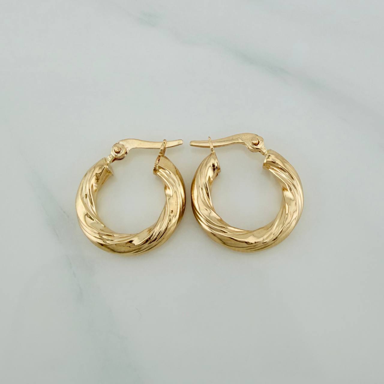 Candongas Mai 1.6gr / 1.8cm / Oro Amarillo 18K $