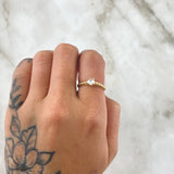 Anillo Solitario Entorchado 2.35gr / T7 3/4 / Circon Blanco Oro Amarillo 18K ©