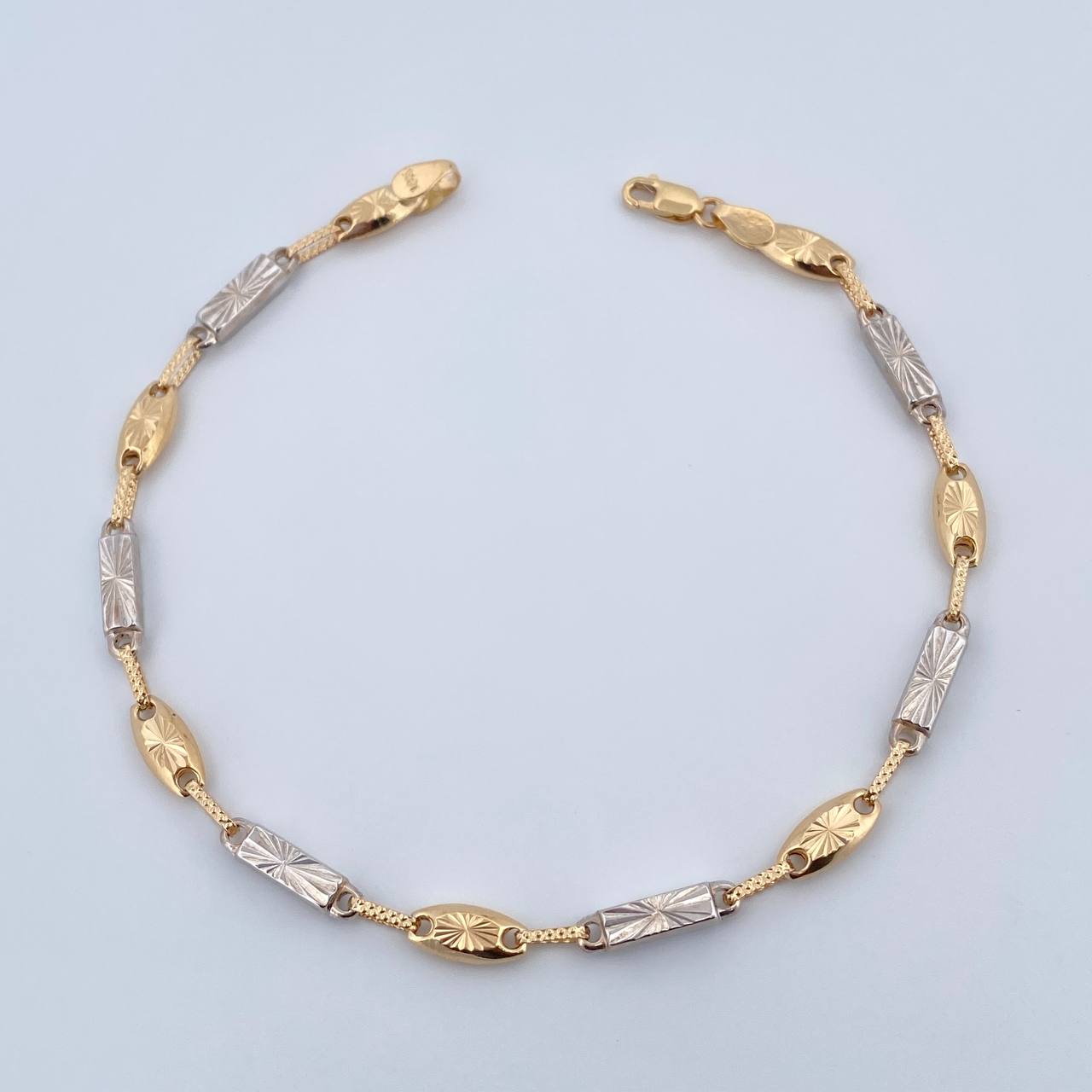 Pulso Rustico Rectangular Eslabon 4.8gr / 22cm / 3.1mm Diamantado Dos Oros Amarillo Blanco 18K &
