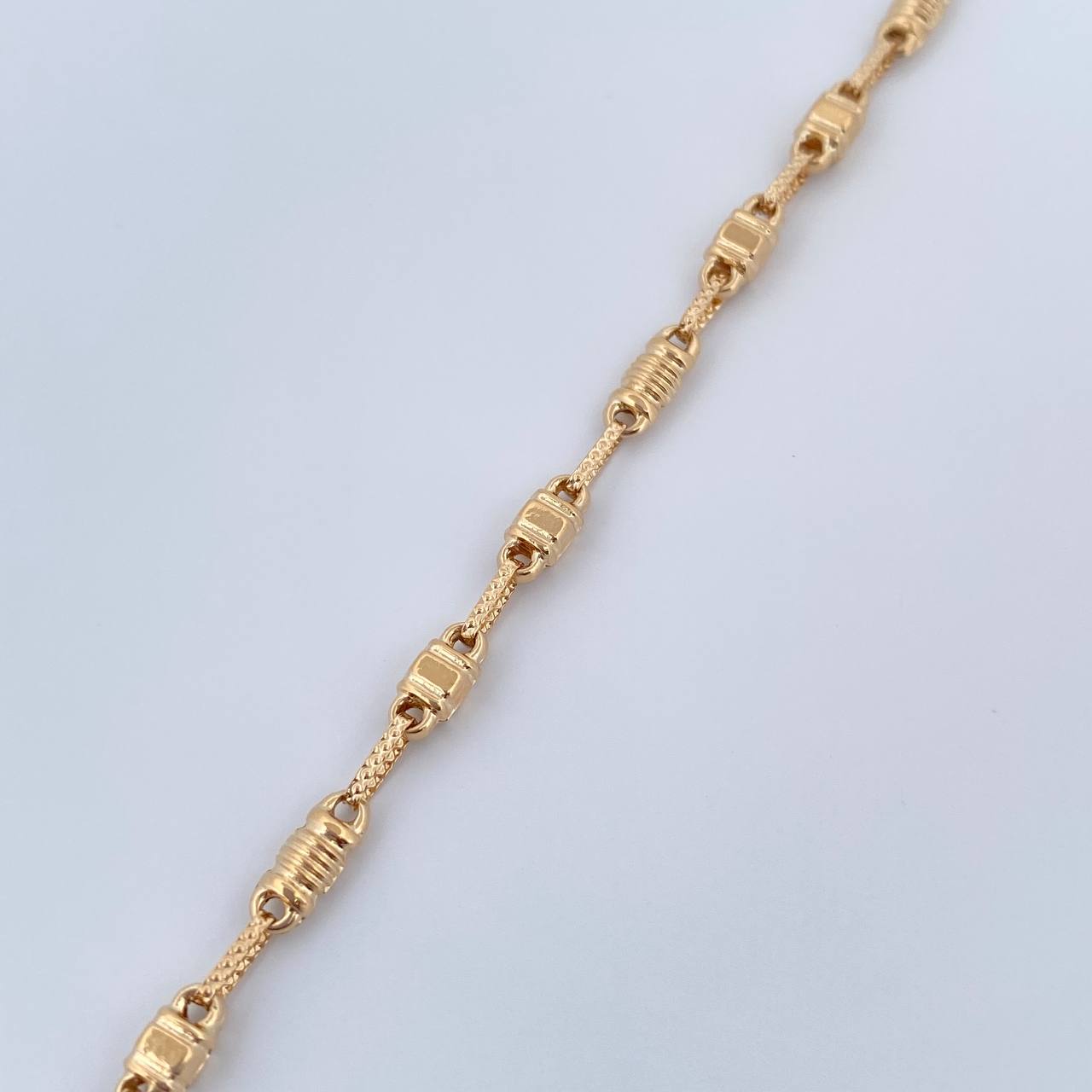 Pulso Rustico 4.05gr / 20.8cm / 3.2mm Barril Plano Oro Amarillo 18K &