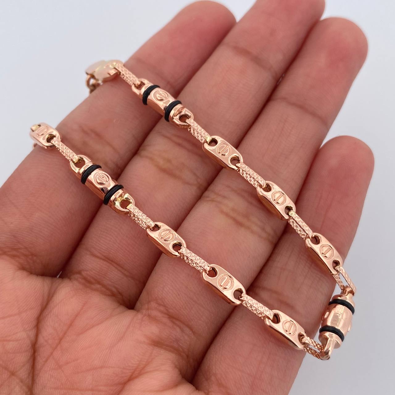 Pulso Rustico Tornillo 4.3gr / 20.4cm / 3.9mm Cauchos Negros Oro Rosa 18K &