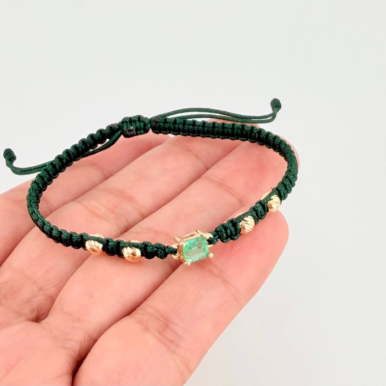 Pulsera Tejida Verde 4 Balines 4mm Cubo Esmeralda 28pts Oro Amarillo 18K