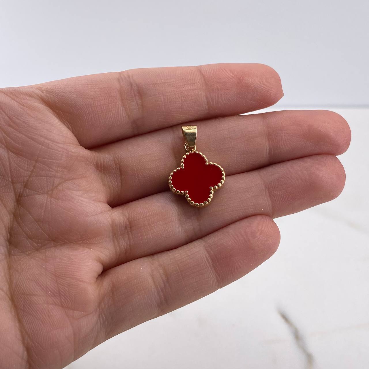 Dije Trebol 3.4gr / 2cm / Rojo Electroestatico Oro Amarillo 18K #