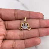 Dije Carruaje 1.3gr / 1.7cm / Circones Blancos Dos Oros Amarillo Blanco 18K $