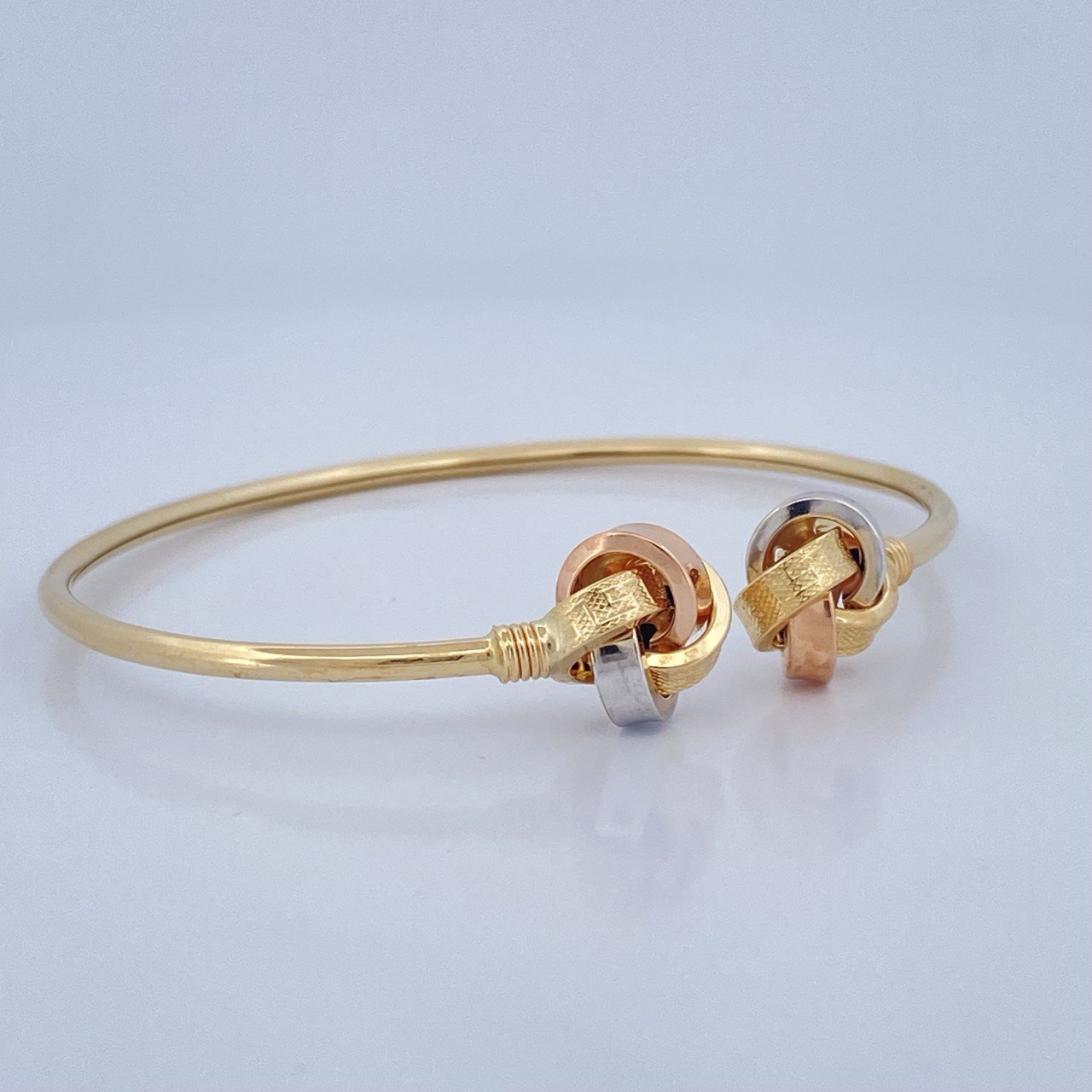 Pulso Aro Nudo 4.8gr / 18cm / Tres Oros +4 18K &