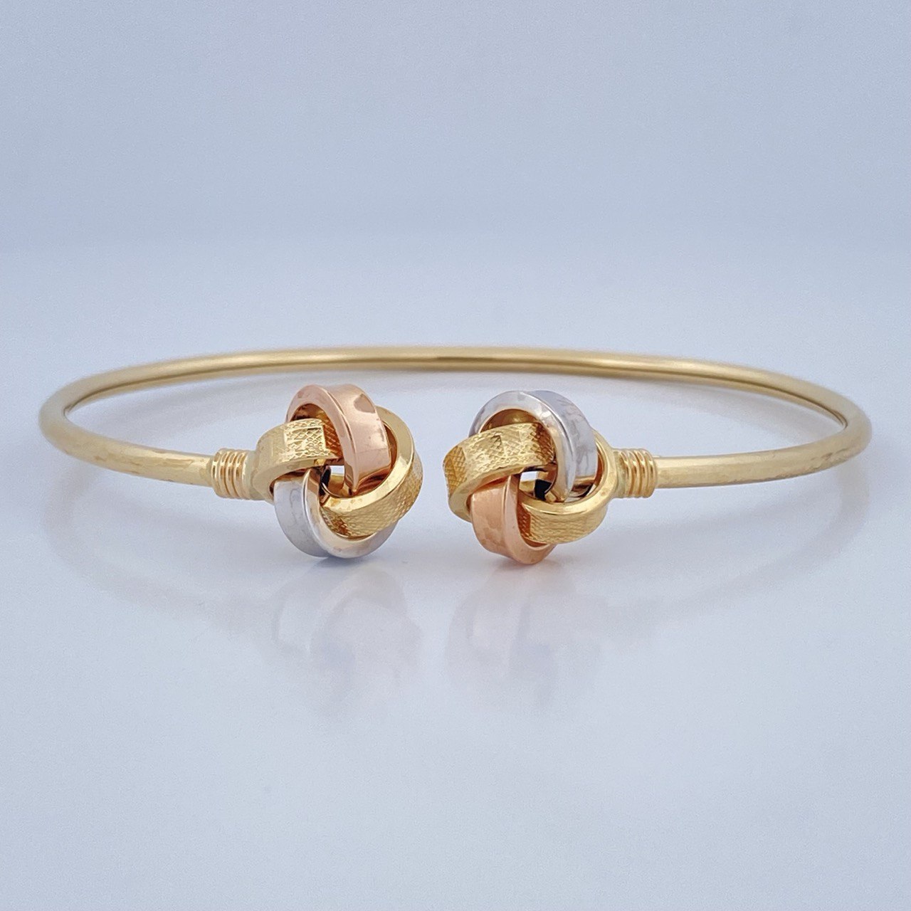 Pulso Aro Nudo 4.8gr / 18cm / Tres Oros +4 18K &