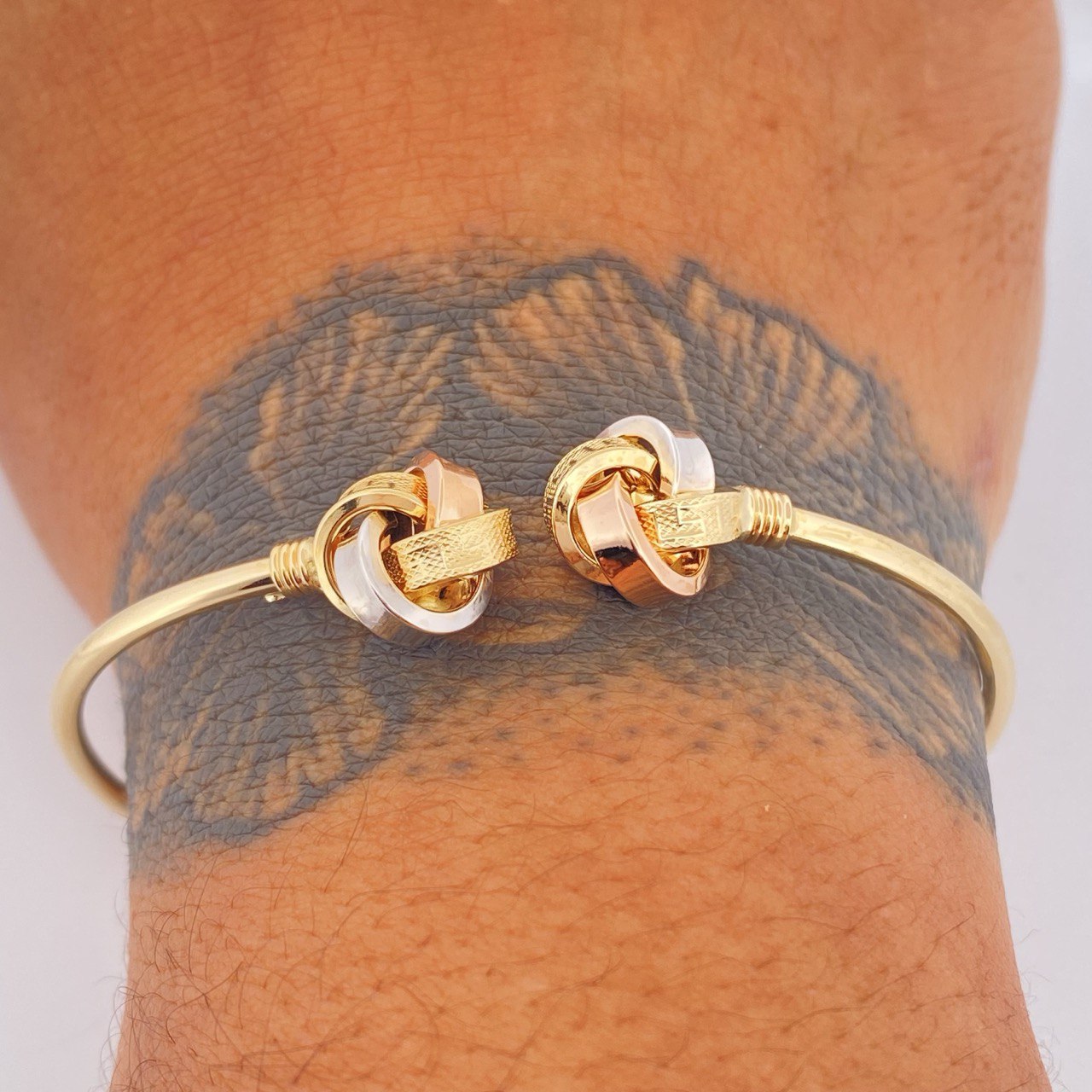 Pulso Aro Nudo 4.8gr / 18cm / Tres Oros +4 18K &